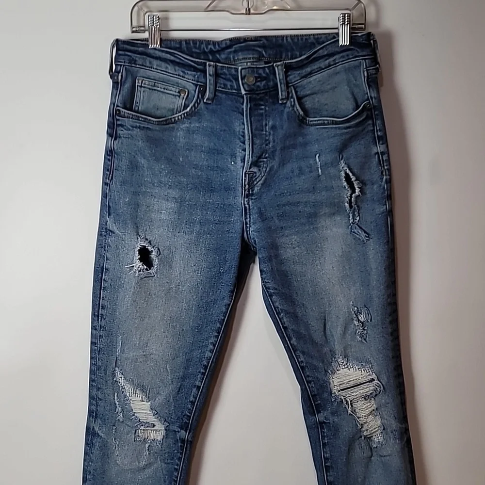 & DENIM Jeans ~ Distressed Skinny Coupe Moulante Jeans with Button-fly - Picture 2 of 13